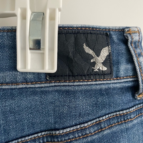 American Eagle Super Stretch Hi-Rise Shorts Size 6 - Picture 3 of 5